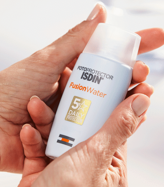 Isdin Fusion Water Color - Cor Média, ideal para peles morenas